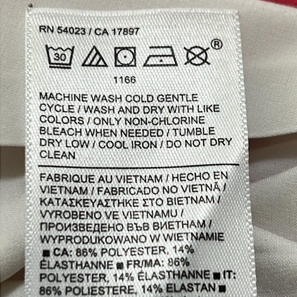 Athleta Cream Button Down Shirt polyester/spandex blend. 1x - Picture 6 of 9